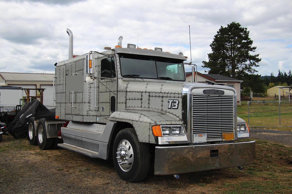 Used 1995 FREIGHTLINER 120