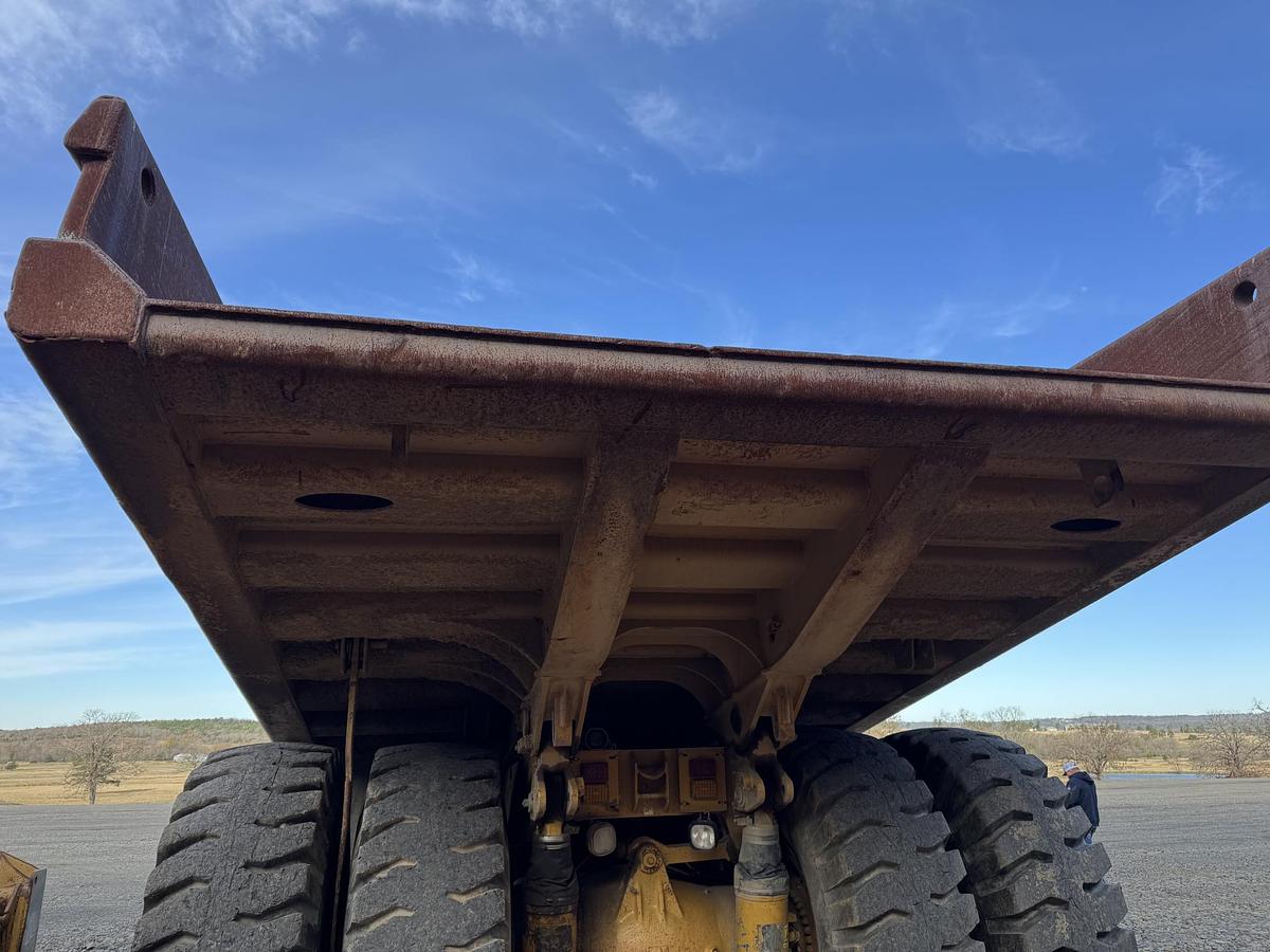 Used CATERPILLAR 775E