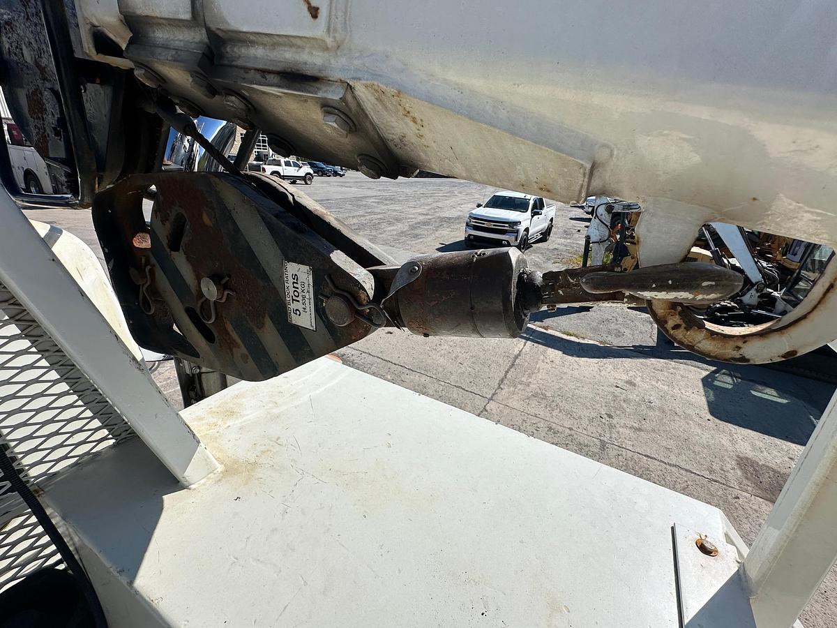 Used 2010 INTERNATIONAL 4300 Service Truck