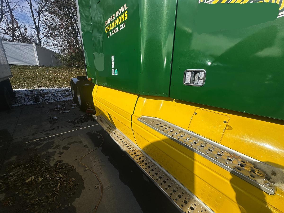 Used 2006 FREIGHTLINER Cascadia