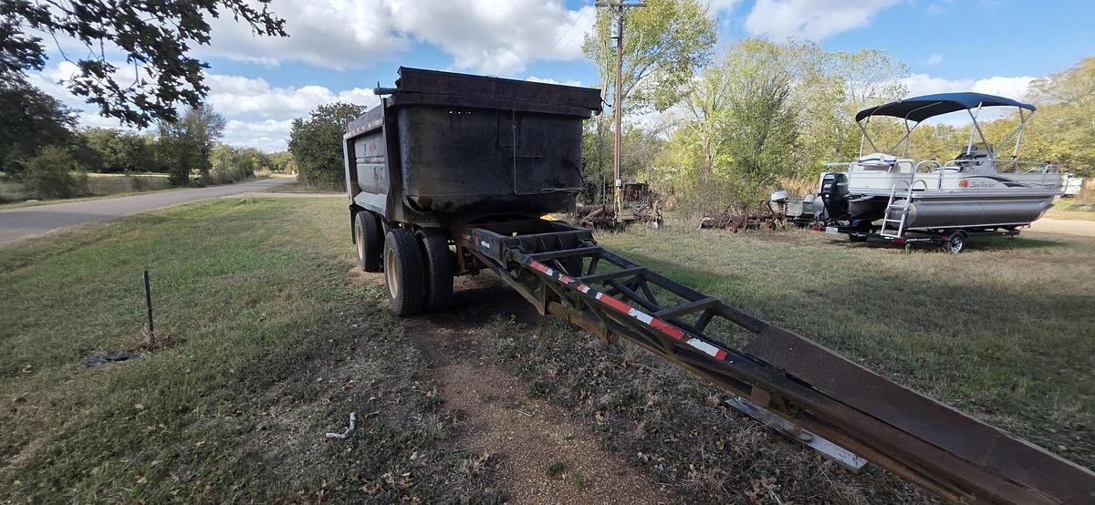 Used 1985 CLEMENT Pup Trailer