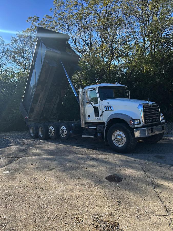 Used 2013 MACK GU713 Granite