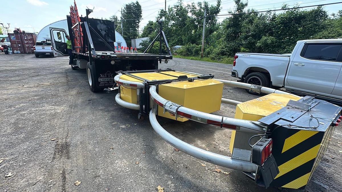 Used 2004 FREIGHTLINER M2 Attenuator Truck