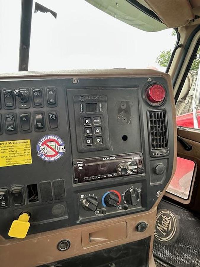 Used 2017 MACK GU713