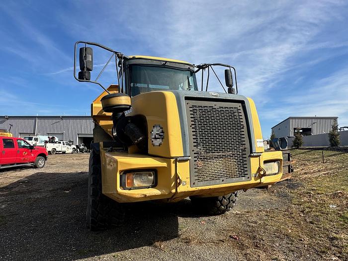 Used 2006 DEERE 300D
