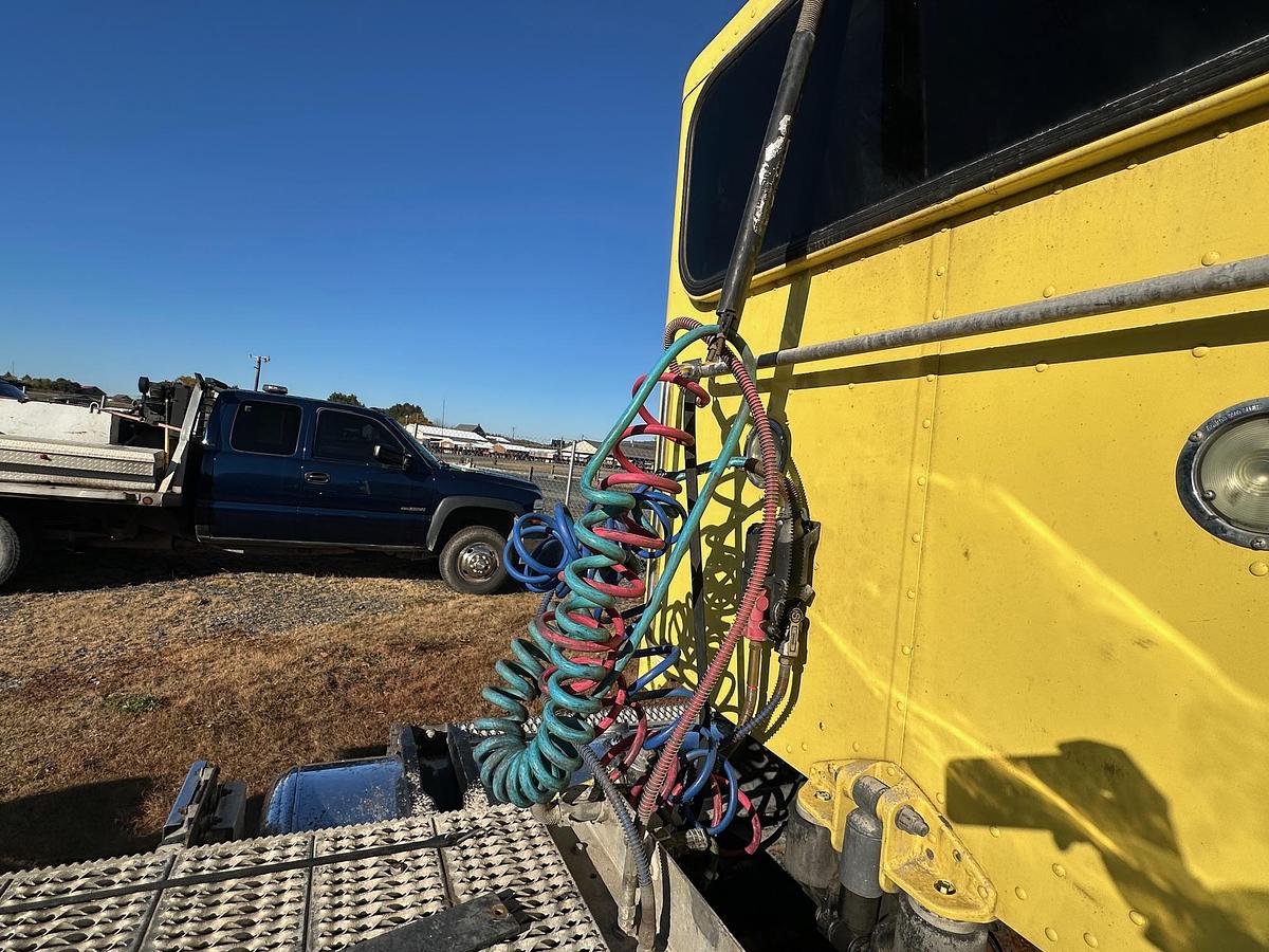 Used 2013 PETERBILT 384