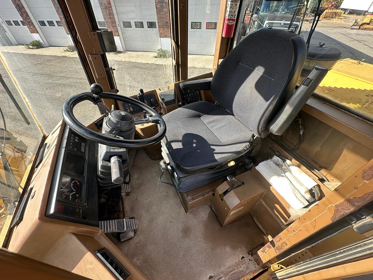 Used 1994 CATERPILLAR 938F