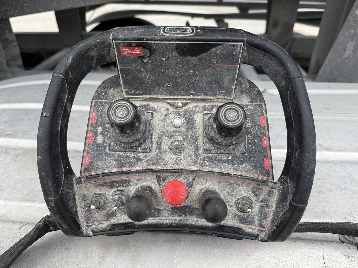 Used 2005 STERLING LT9500