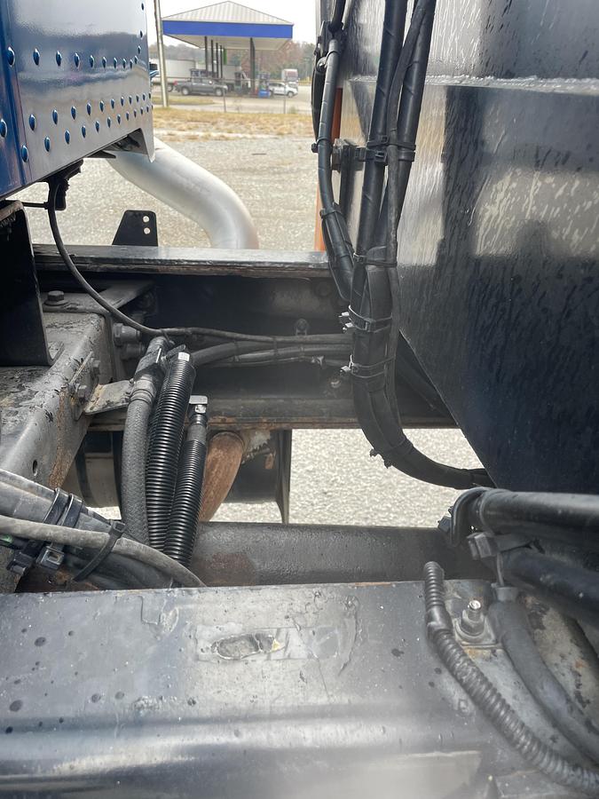 Used 2008 PETERBILT 365 Crane