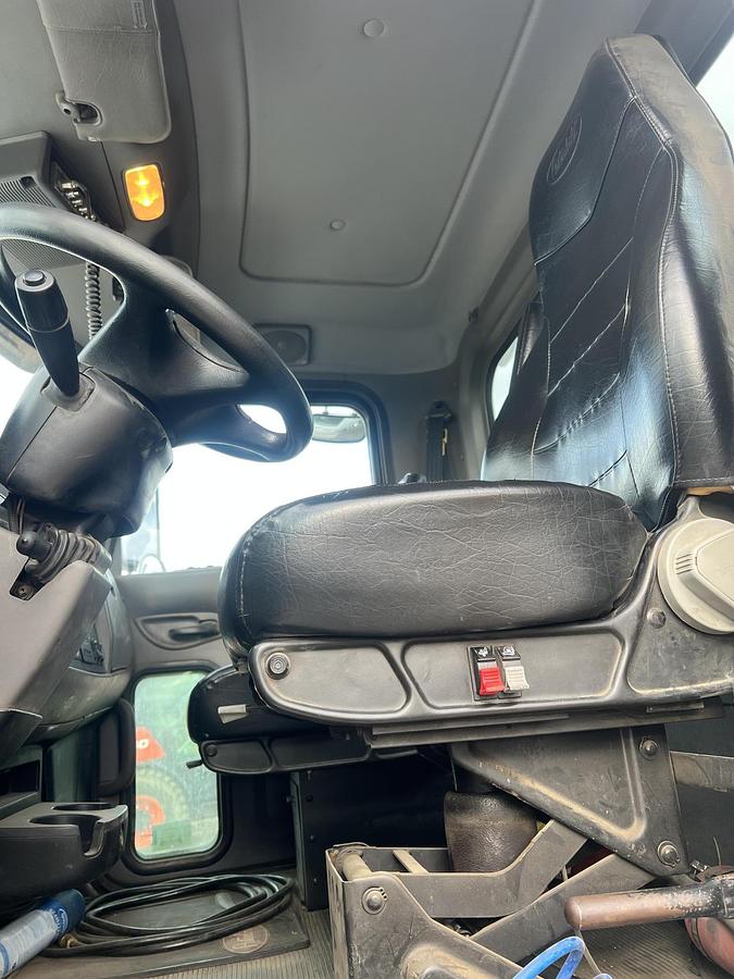 Used 2016 PETERBILT 348