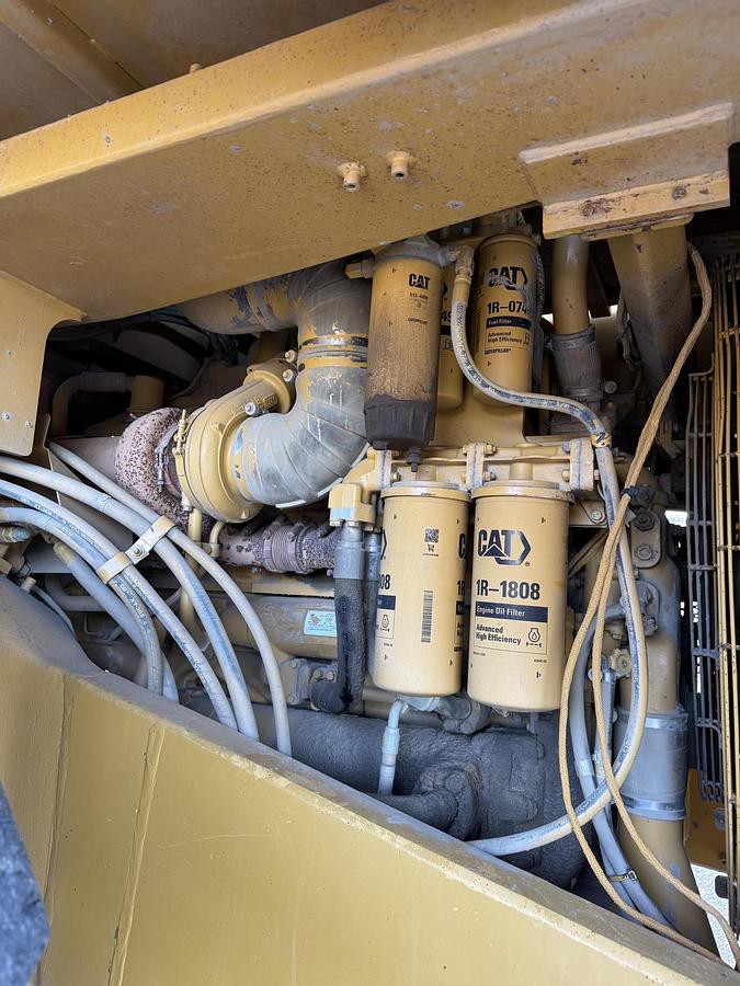 Used CATERPILLAR 775E