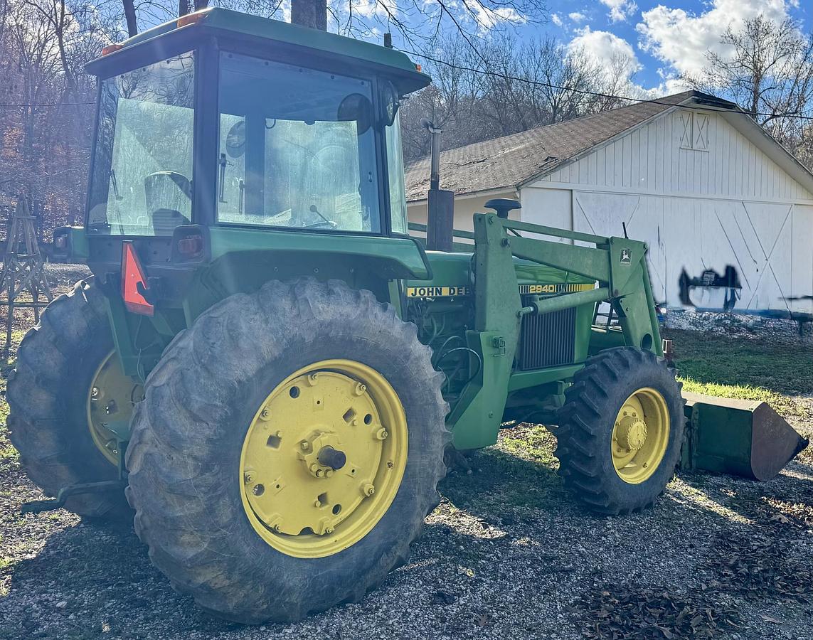 Used 1982 JOHN DEERE 2940