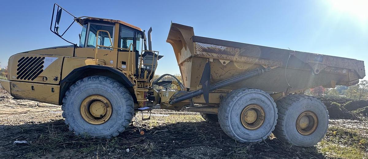 Used 2002 VOLVO A40D