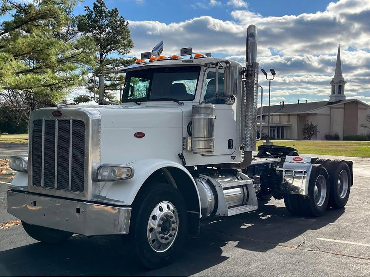 Used 2013 PETERBILT 388