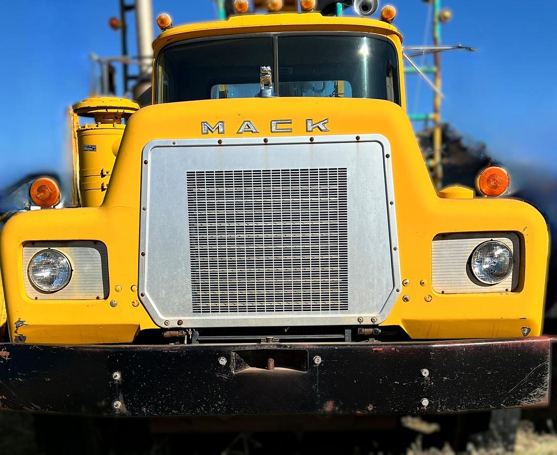 Used 1977 MACK RS767LST