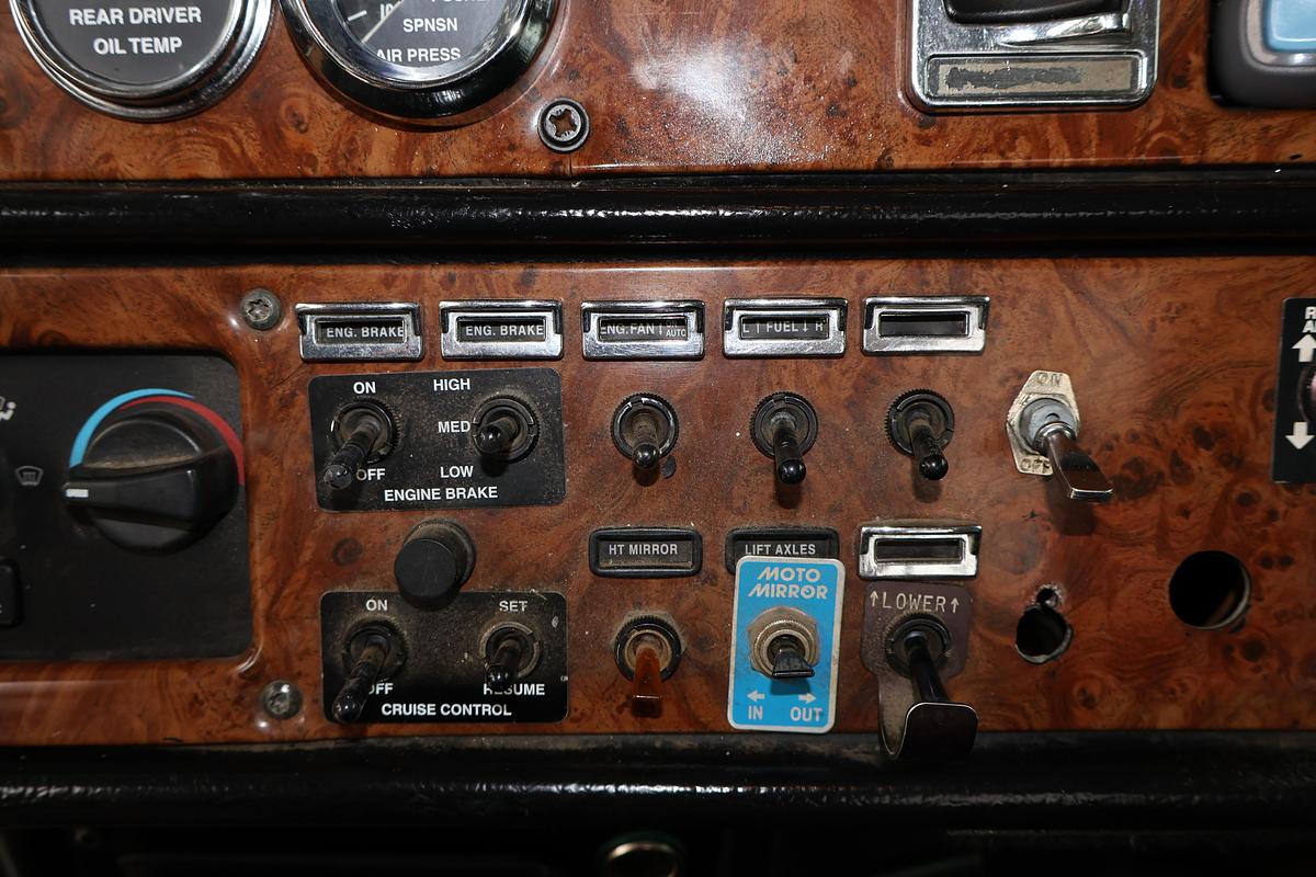 Used 2001 PETERBILT 379