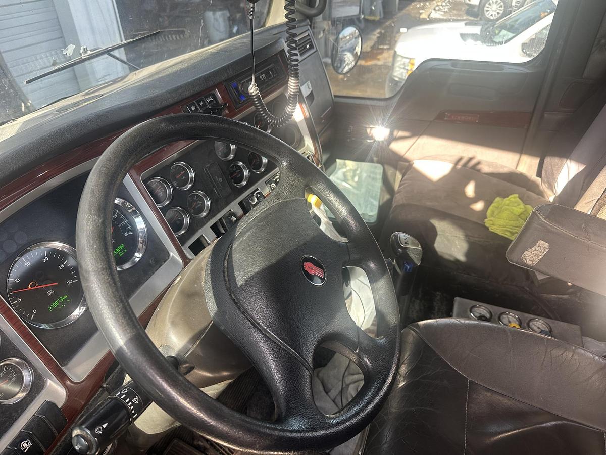 Used 2006 KENWORTH T800