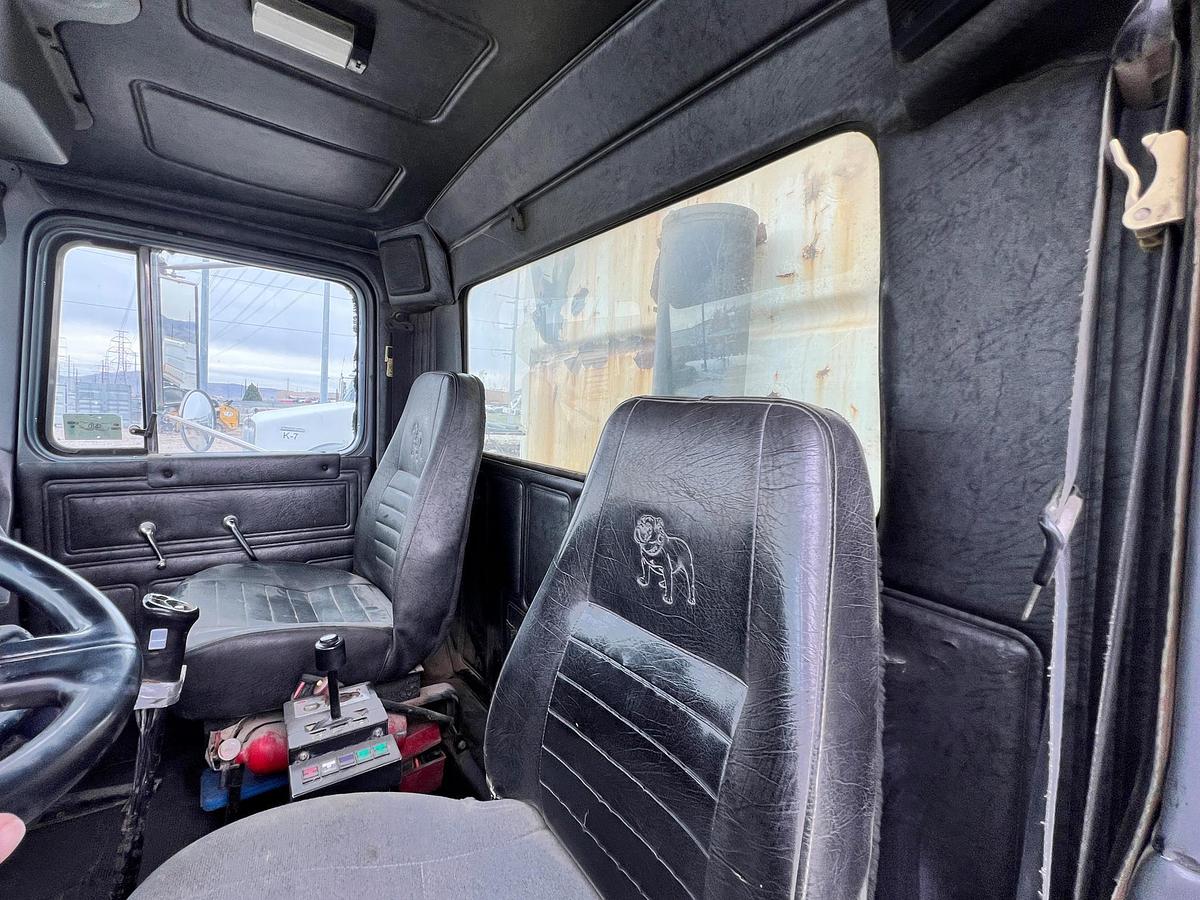 Used 2000 MACK RD688s