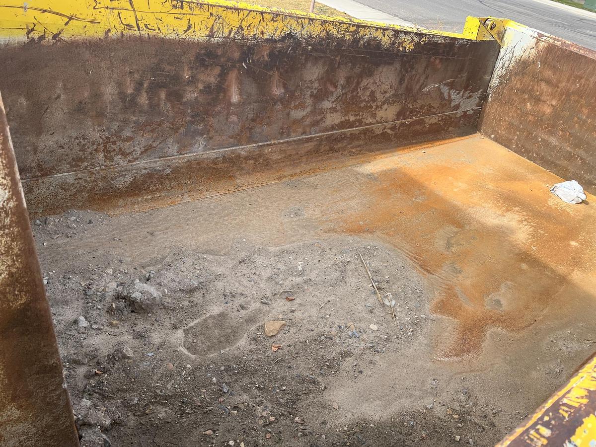 Used 2005 MACK CV713 Granite Dump Truck