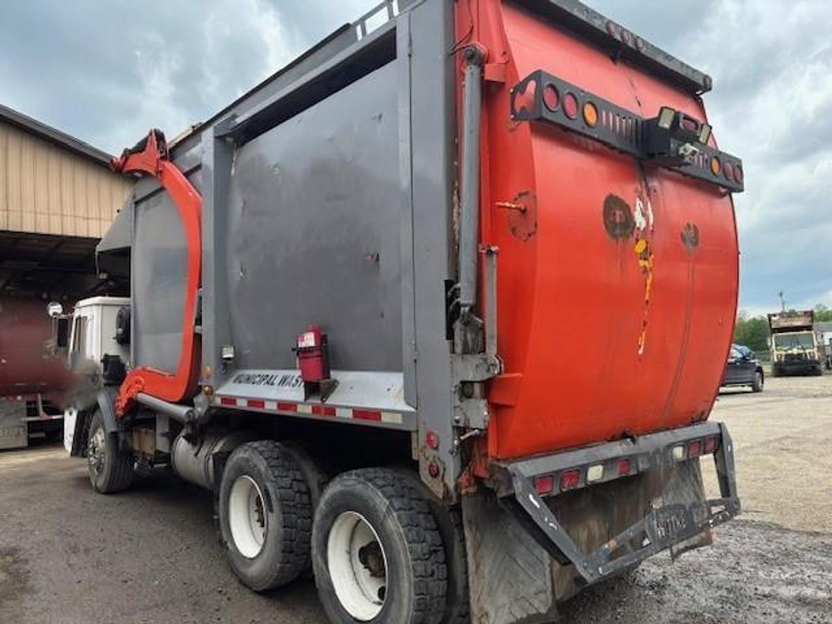 Used 2008 MACK LEU 613