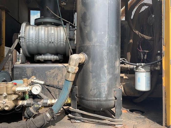 Used 2012 FREIGHTLINER SD114