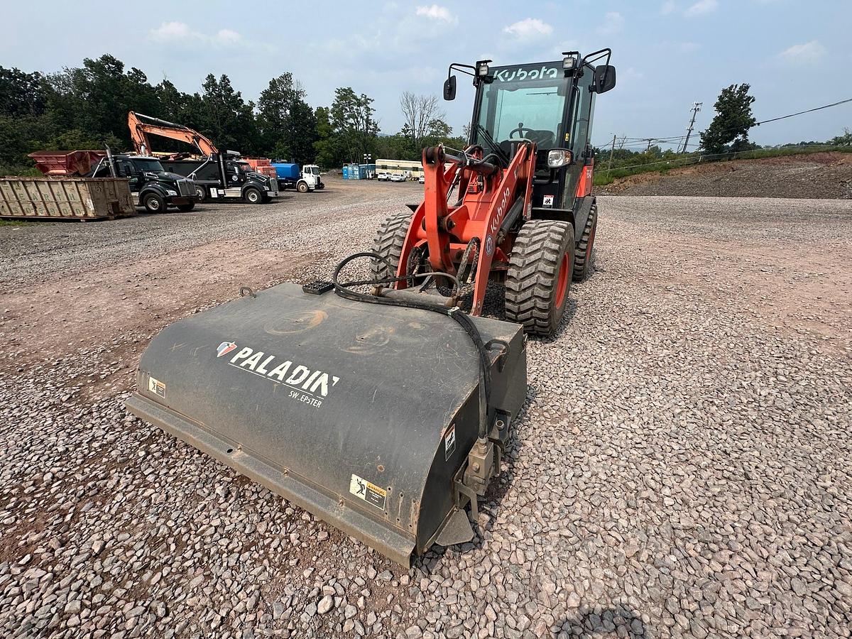 Used 2023 KUBOTA R640