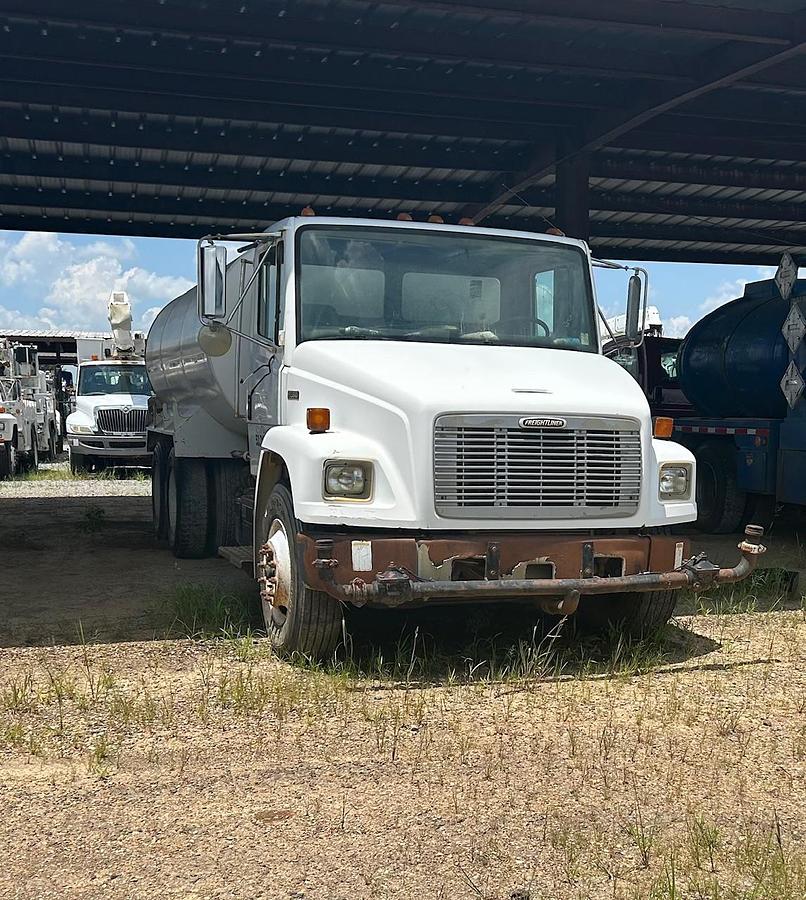 Used 2003 FREIGHTLINER FL80