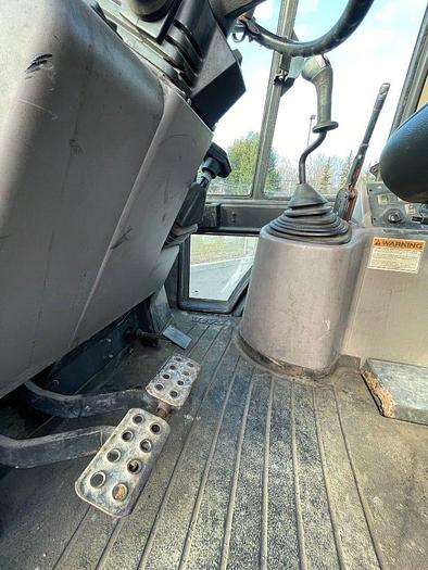 Used 2003 CASE 570M XT