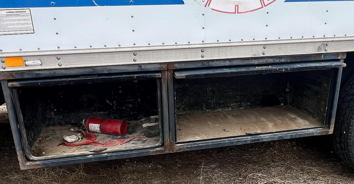 Used 2004 FORD F650 SD