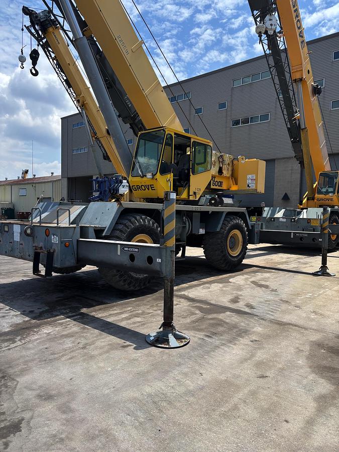 Used 2007 GROVE RT600E