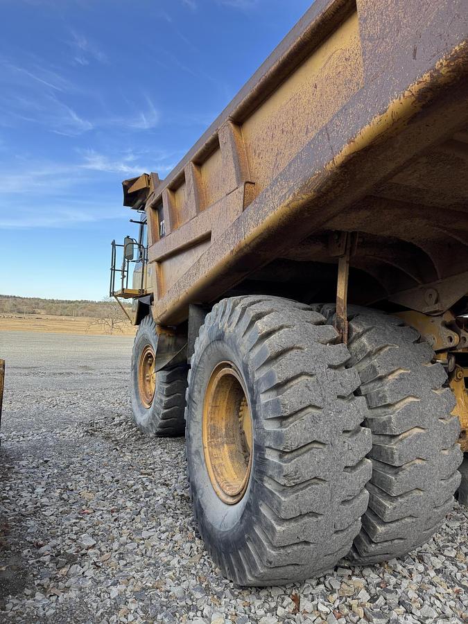 Used CATERPILLAR 775E