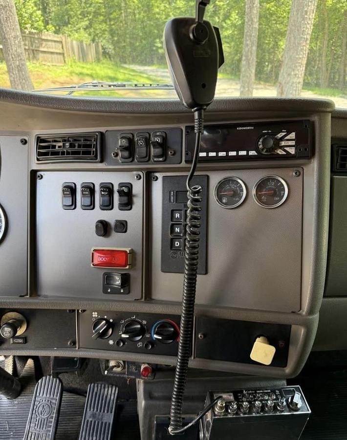 Used 2012 KENWORTH T370