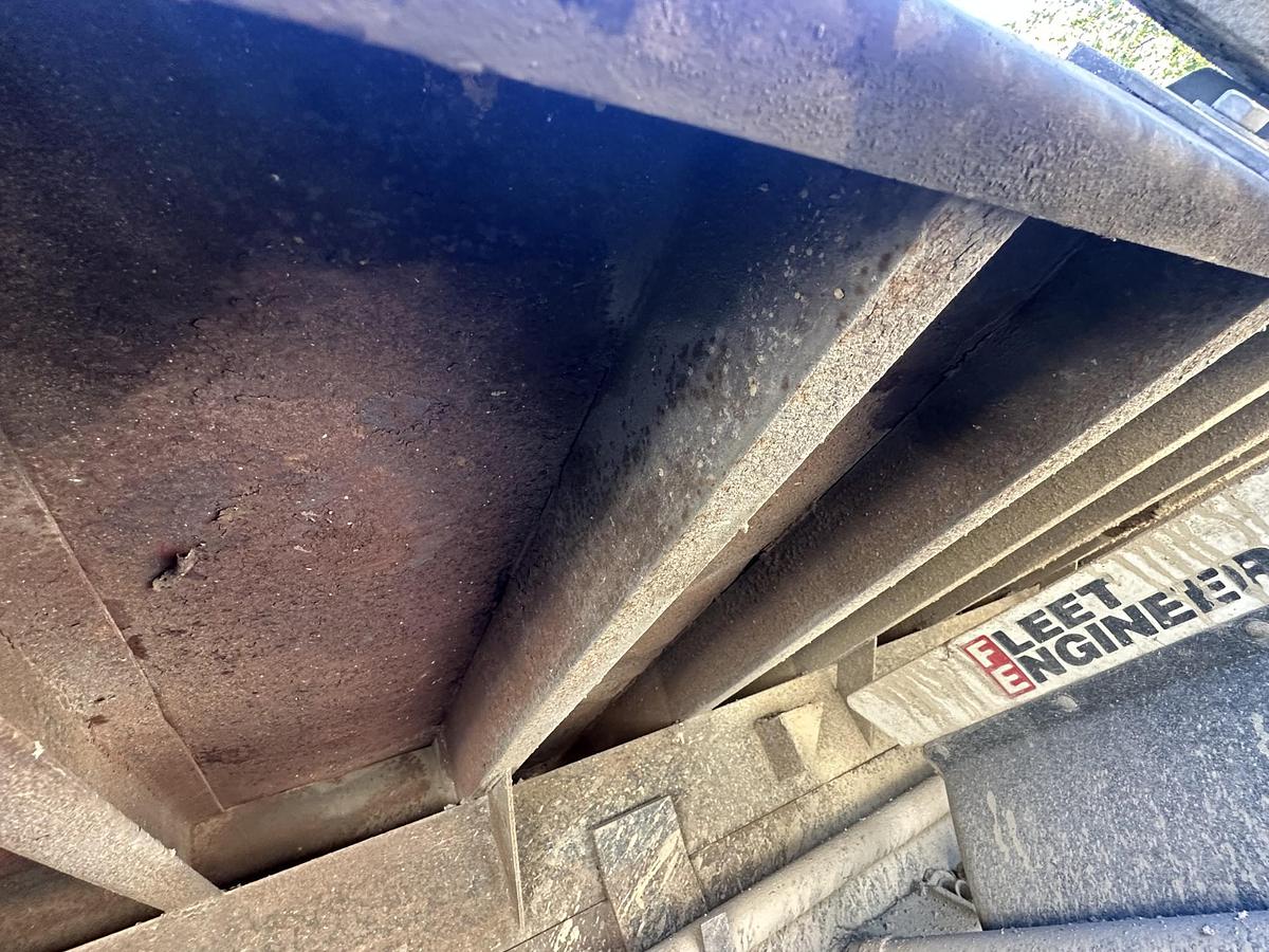 Used 2000 STERLING AT9513