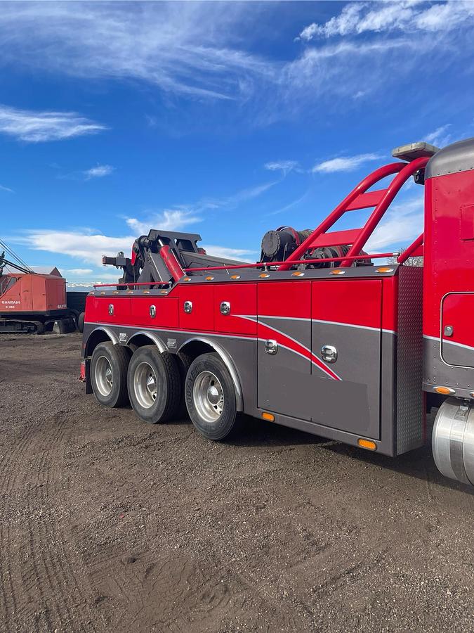 Used 2012 PETERBILT 389