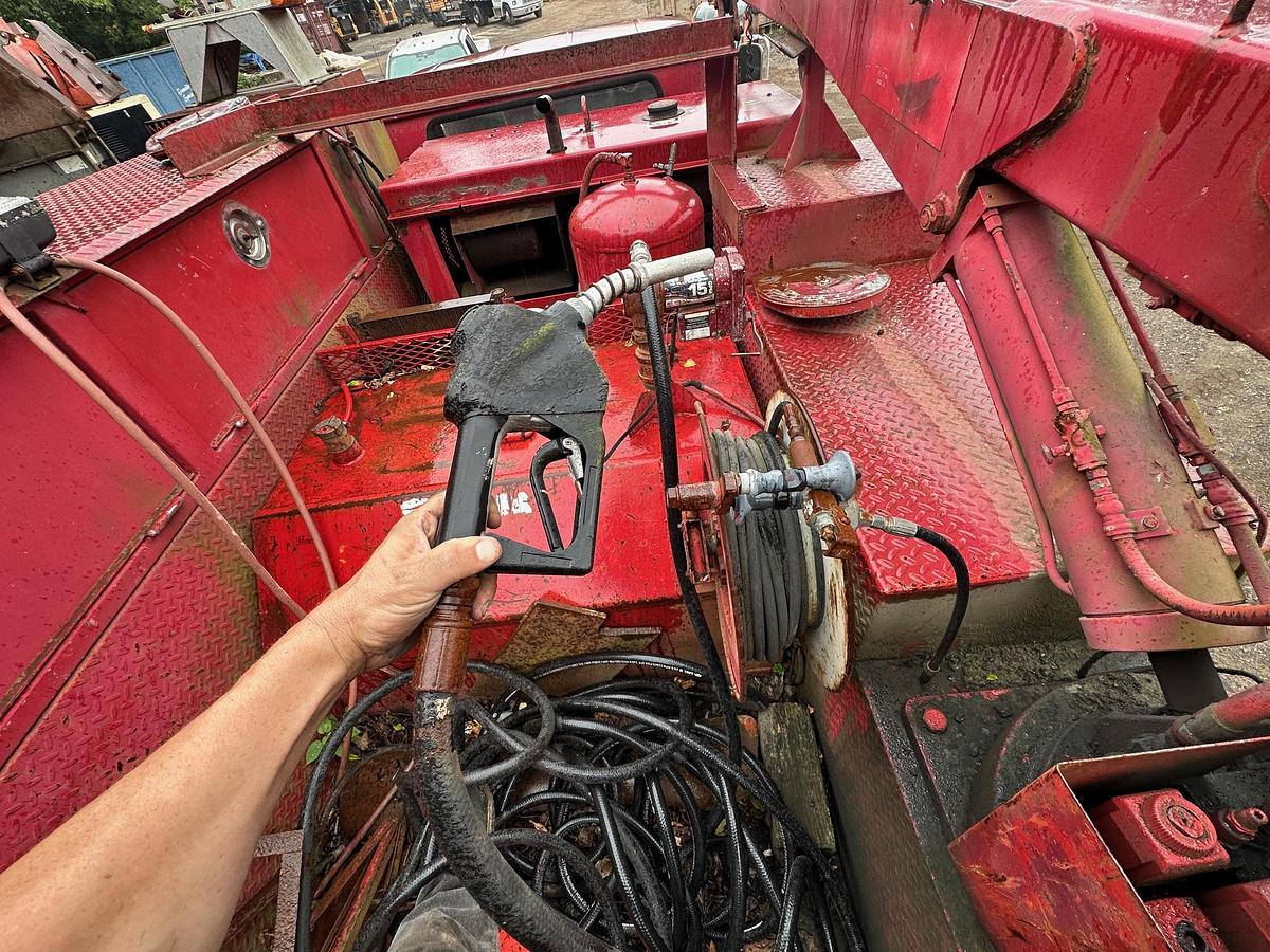 Used 2001 INTERNATIONAL 4700 Service Truck