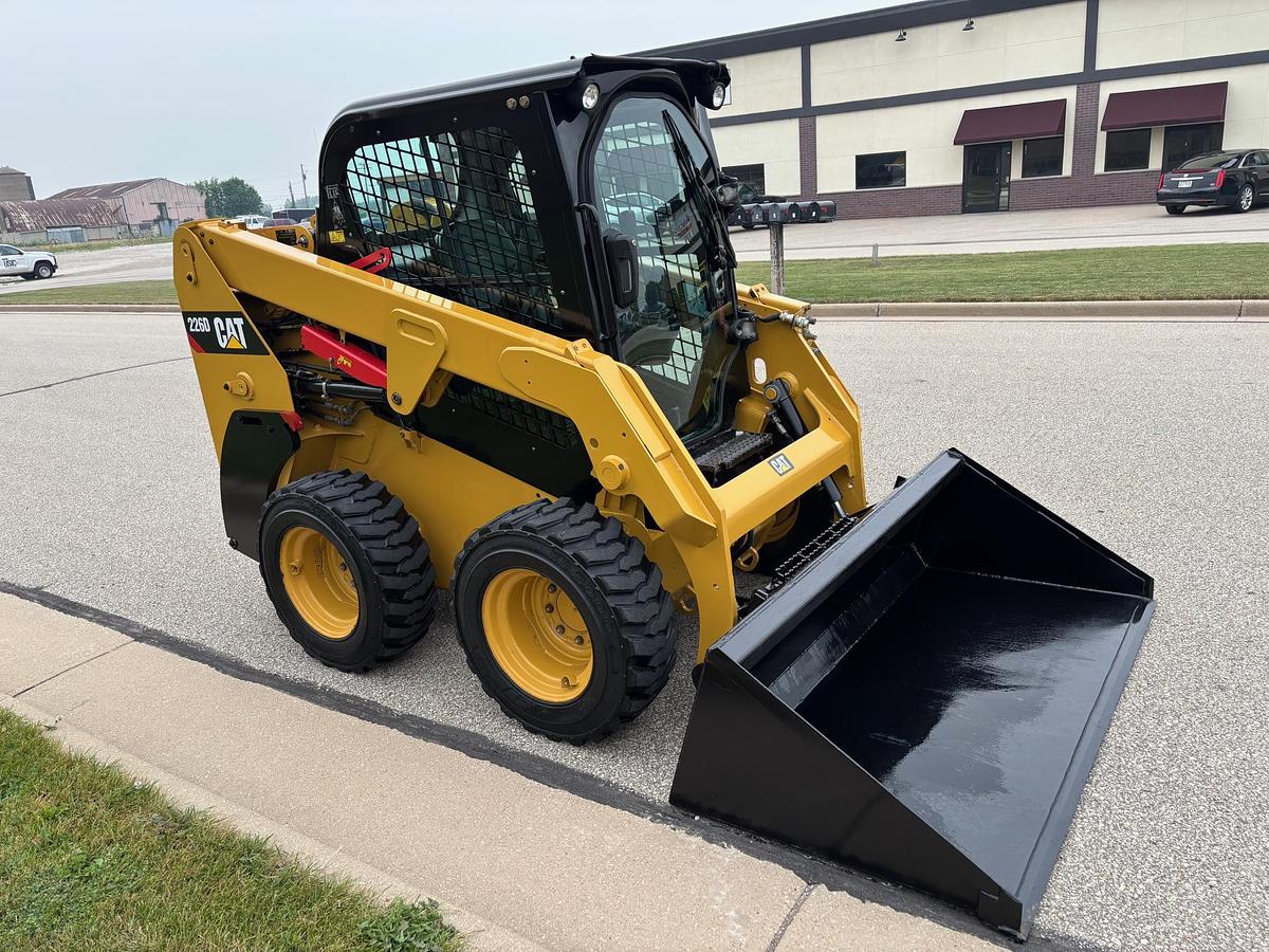Used 2016 CATERPILLAR 226D