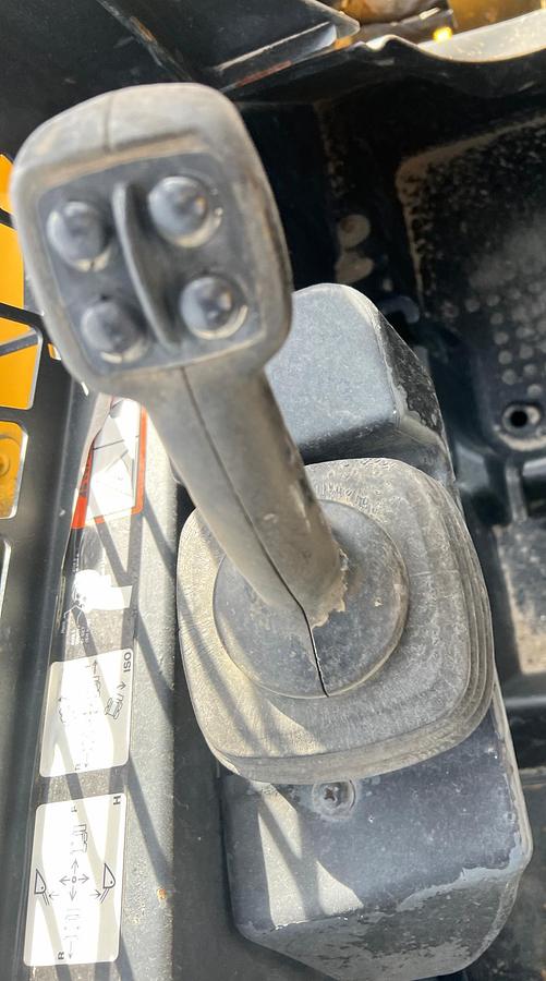 Used 2014 JOHN DEERE 329E