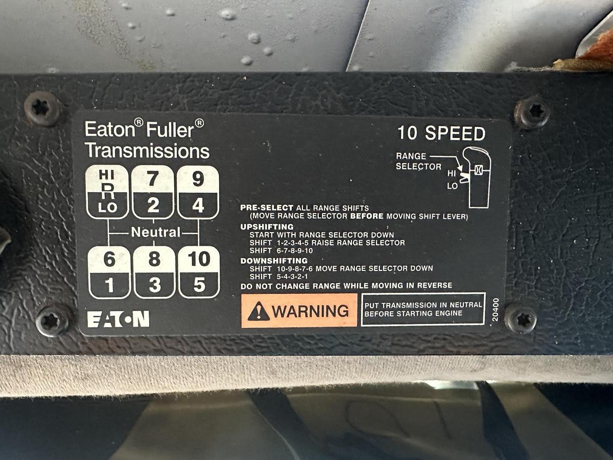 Used 2003 FREIGHTLINER FL112