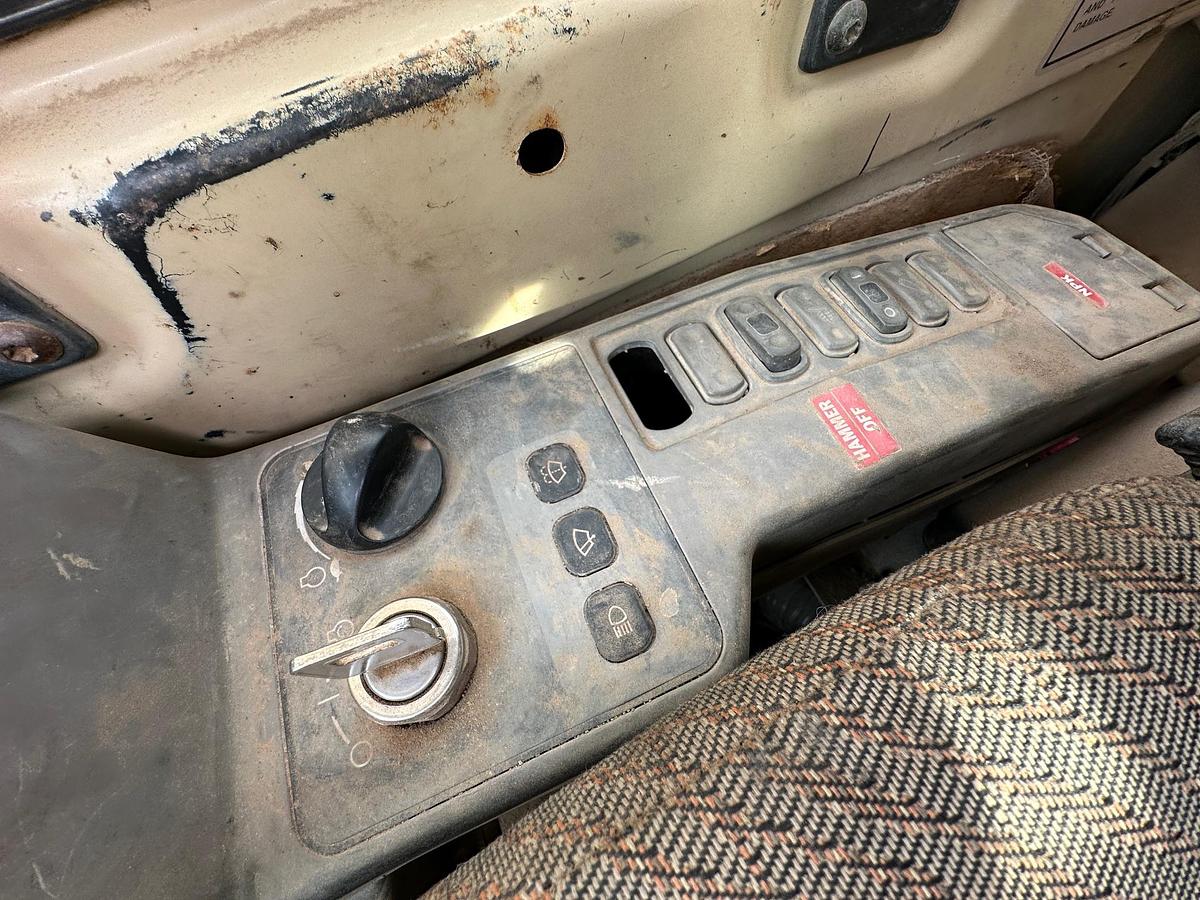 Used 1999 CATERPILLAR 320B L