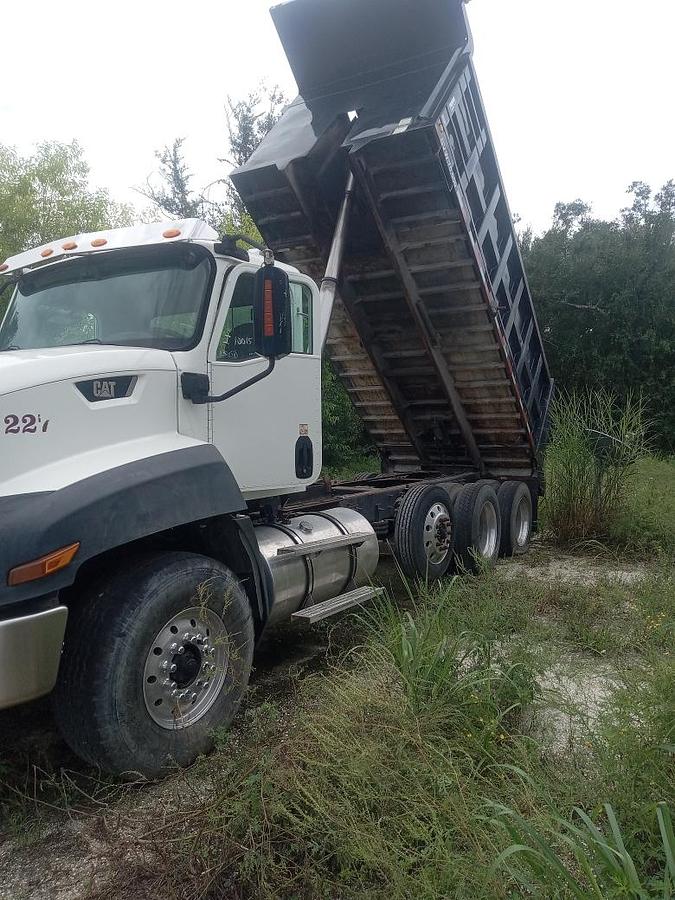 Used 2015 CATERPILLAR CT660 S