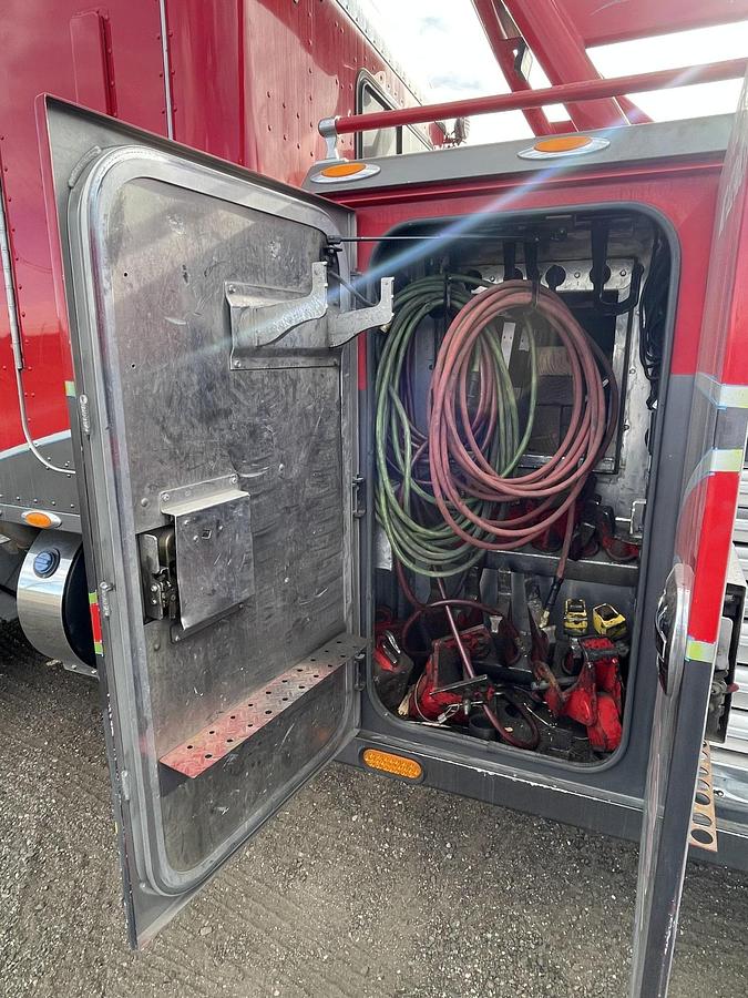 Used 2012 PETERBILT 389