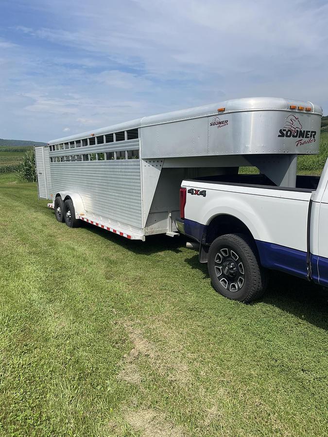 Used 2000 SOONER 27 foot 20x6.95 Ranch GN
