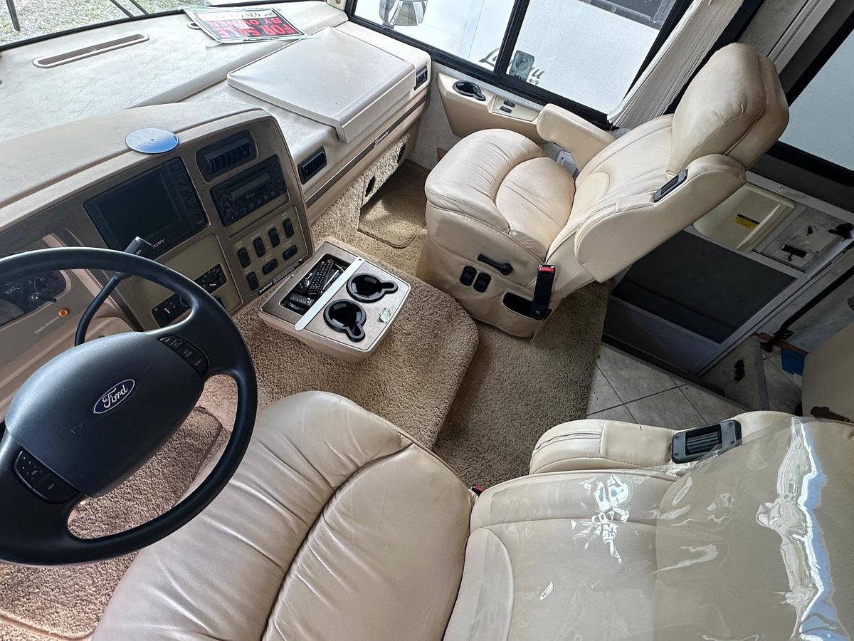 Used 2005 WINNEBAGO Suncruiser