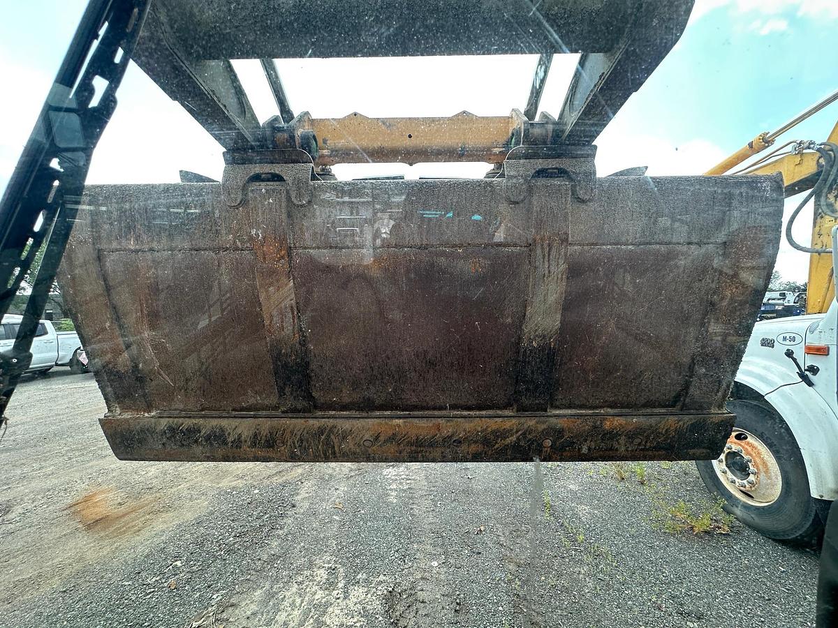 Used 2017 DEERE 330G