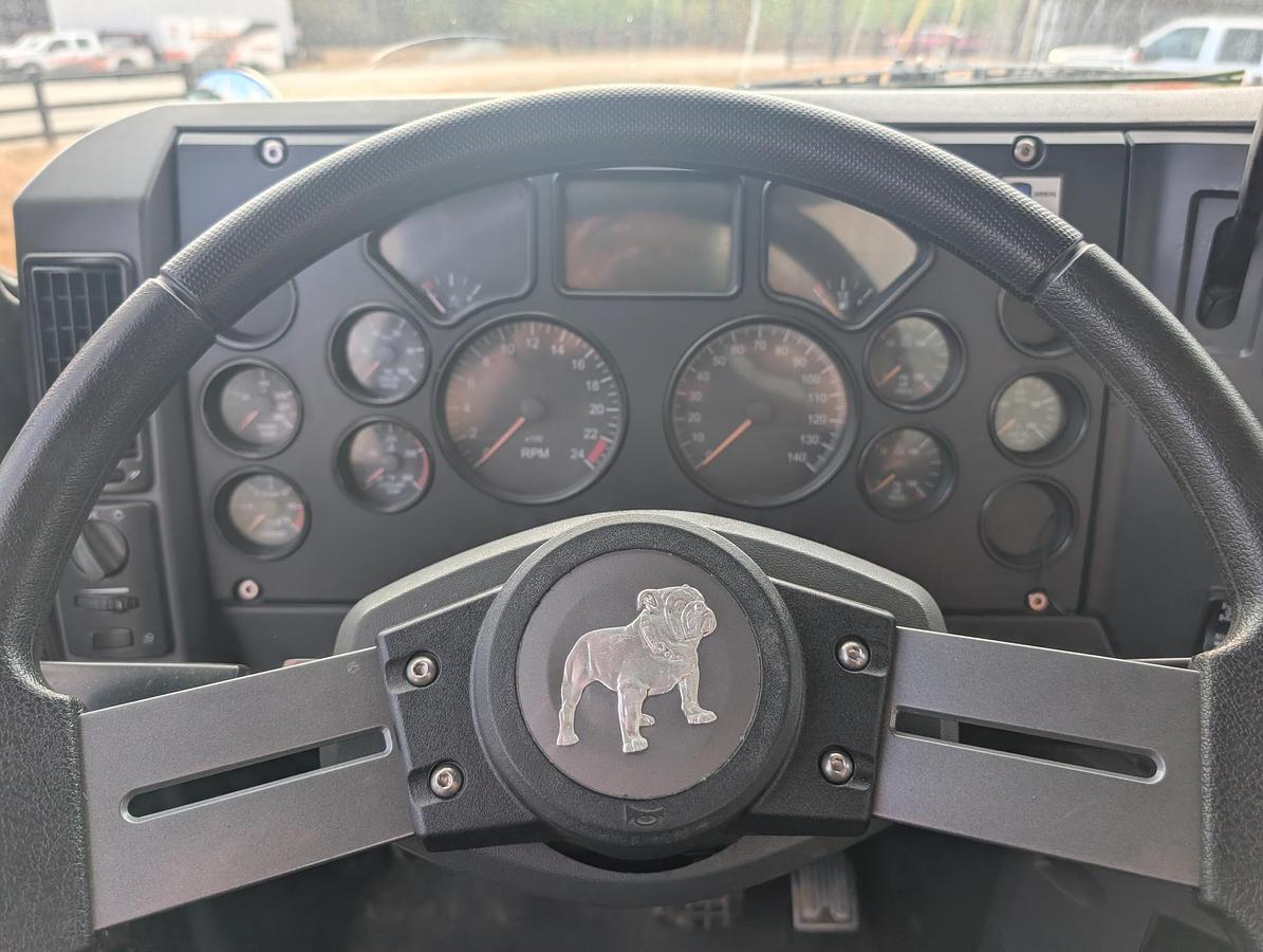 Used 2013 MACK CHU613