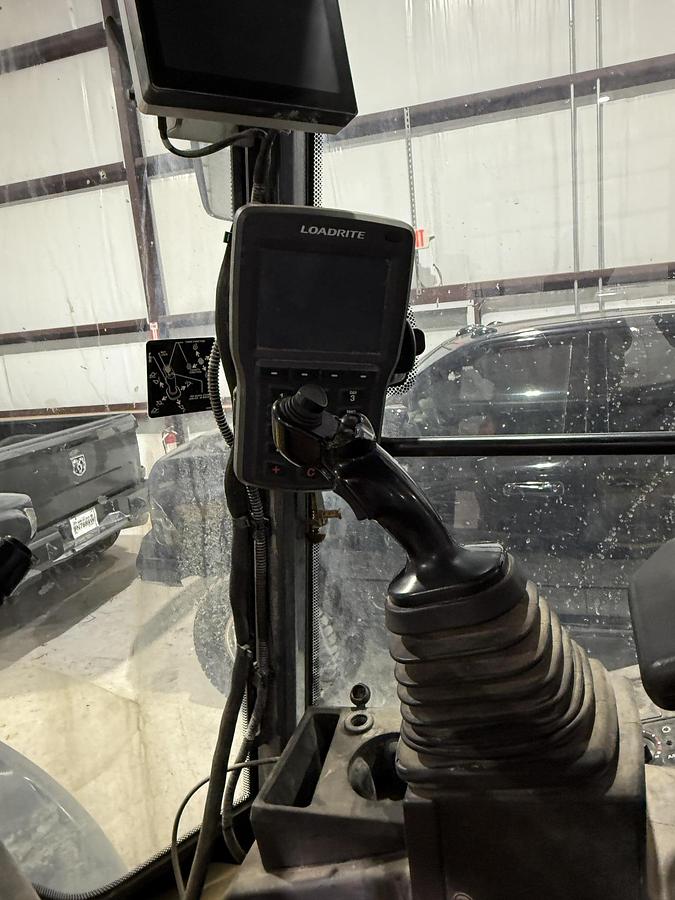 Used 2022 DEERE 324L