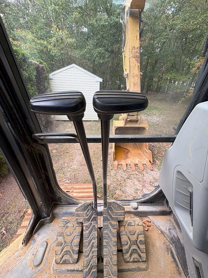 Used 2013 CATERPILLAR 321D LCR