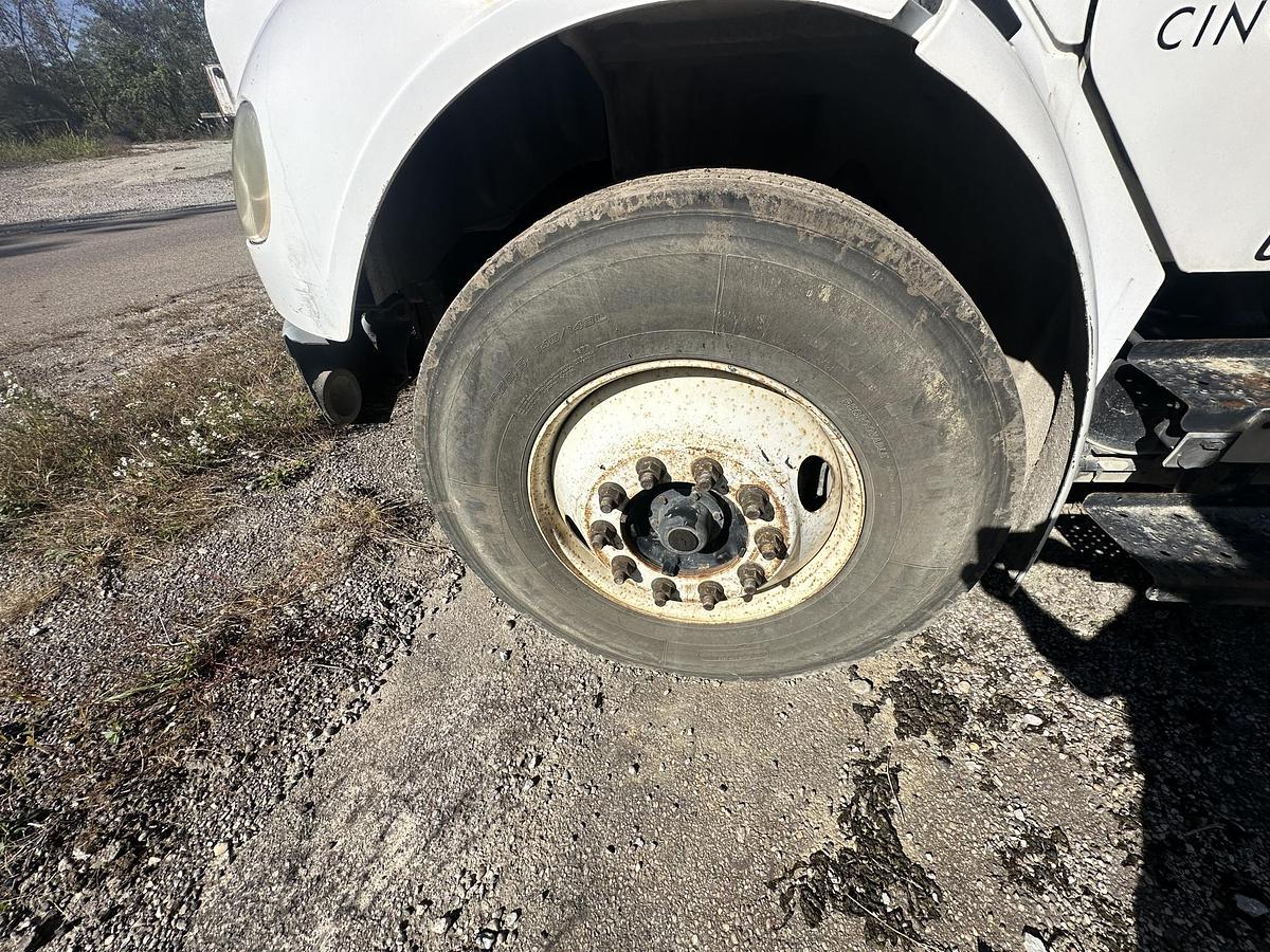 Used 2007 FREIGHTLINER M2 106