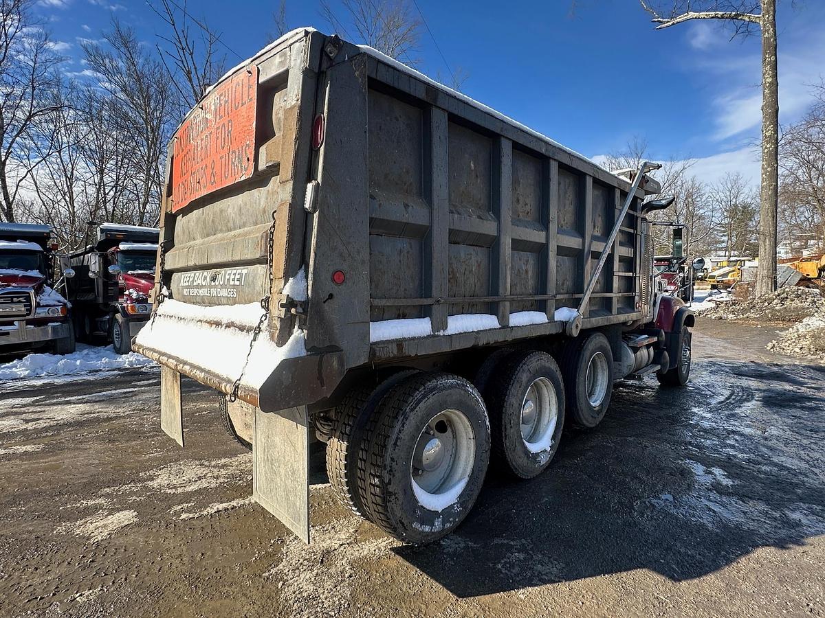 Used 2005 MACK CV713
