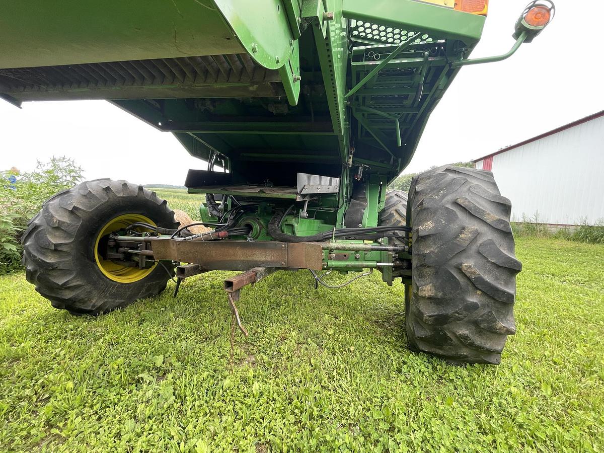 Used 1996 JOHN DEERE 9500 Sidehill combine